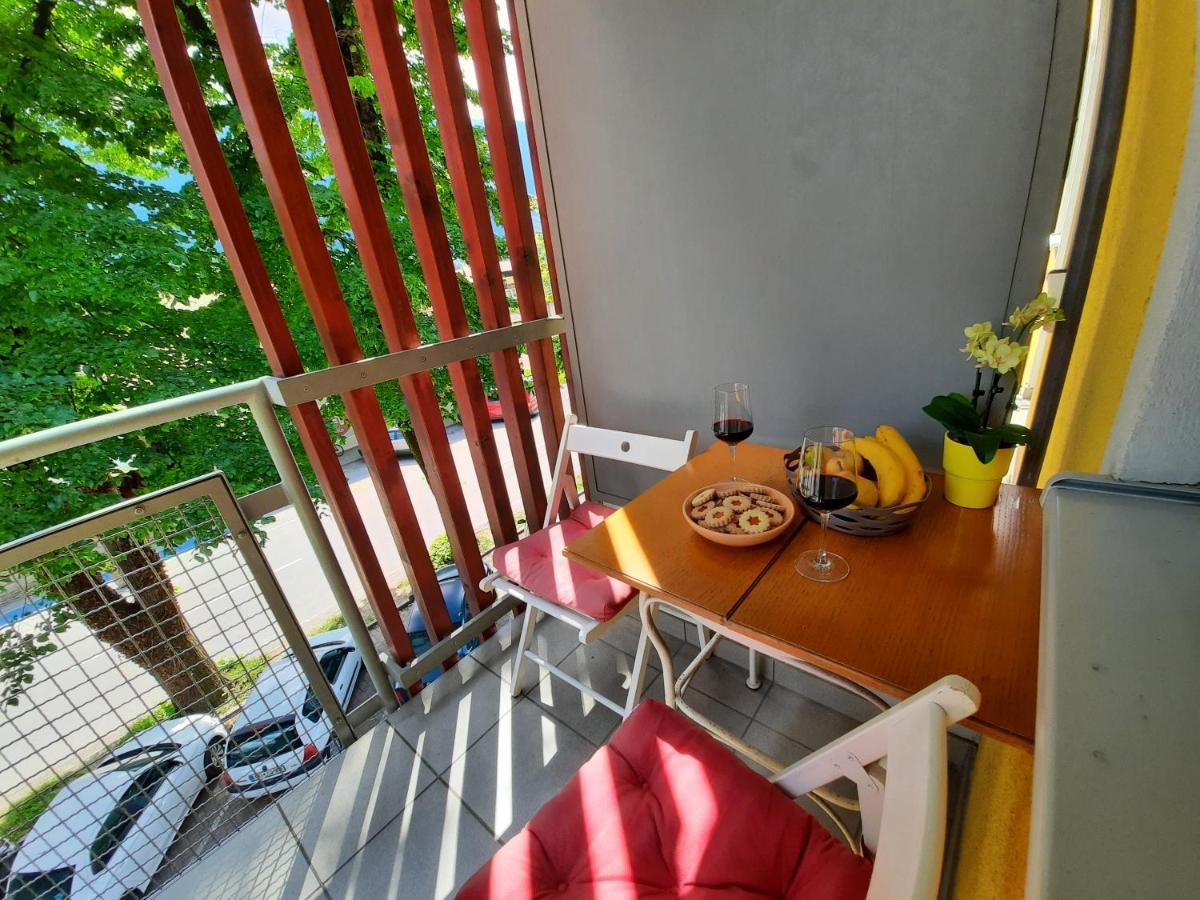 Apartment Honey Bee With Sauna 코바리드 외부 사진